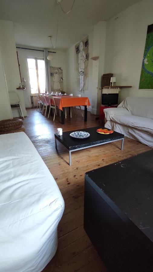 Grande Maison Ancienne Simple Et Spacieuse. Holiday home